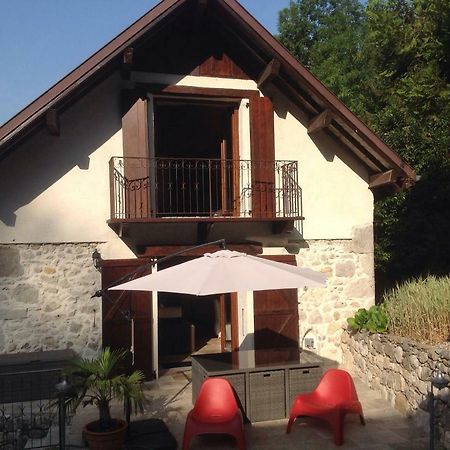 Chambres D'Hotes Des Lodges De La Cascade Yenne Екстериор снимка