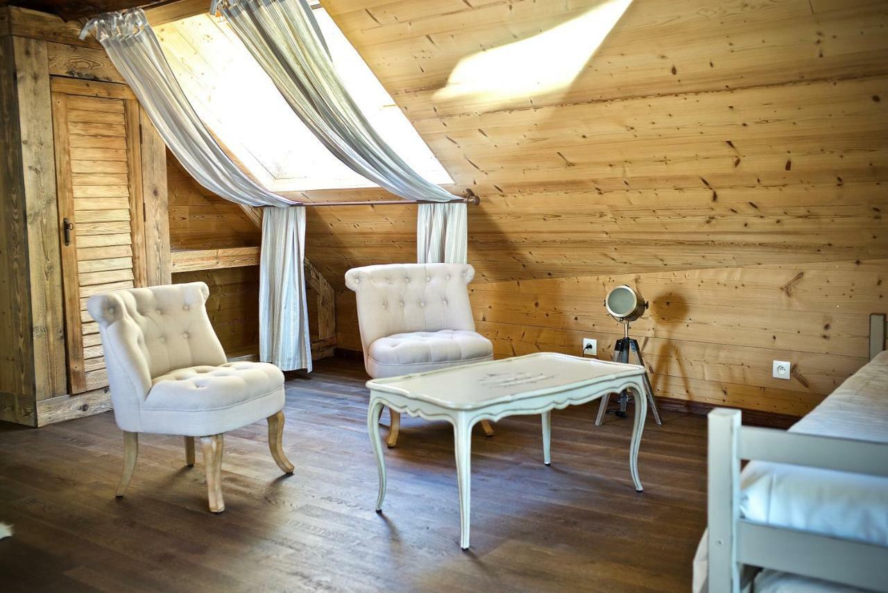 Chambres D'Hotes Des Lodges De La Cascade Yenne Екстериор снимка