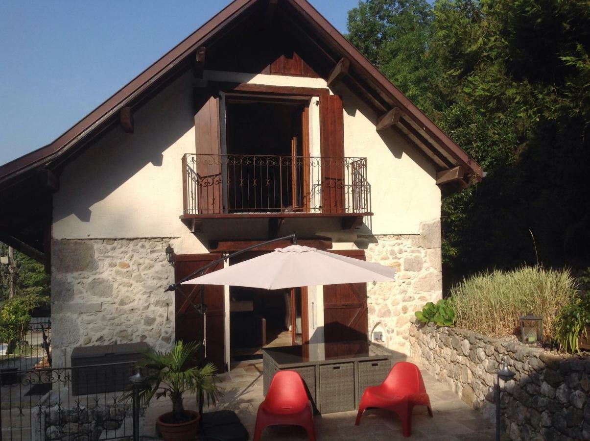 Chambres D'Hotes Des Lodges De La Cascade Yenne Екстериор снимка